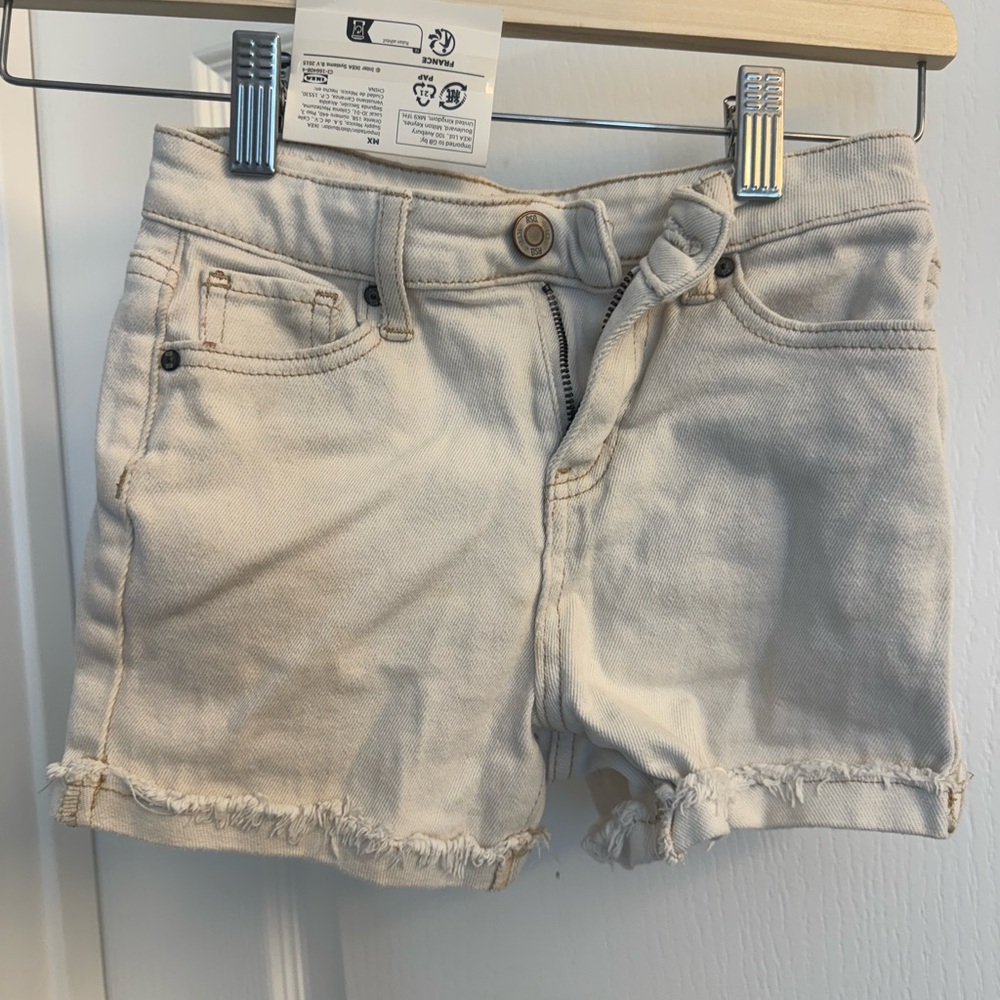 Tilly’s Girls RSQ Cream Denim Frayed Hem Shorts- girls 7